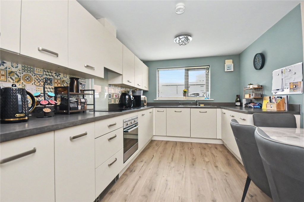 Property photo 3 of 17 Picture No. 05