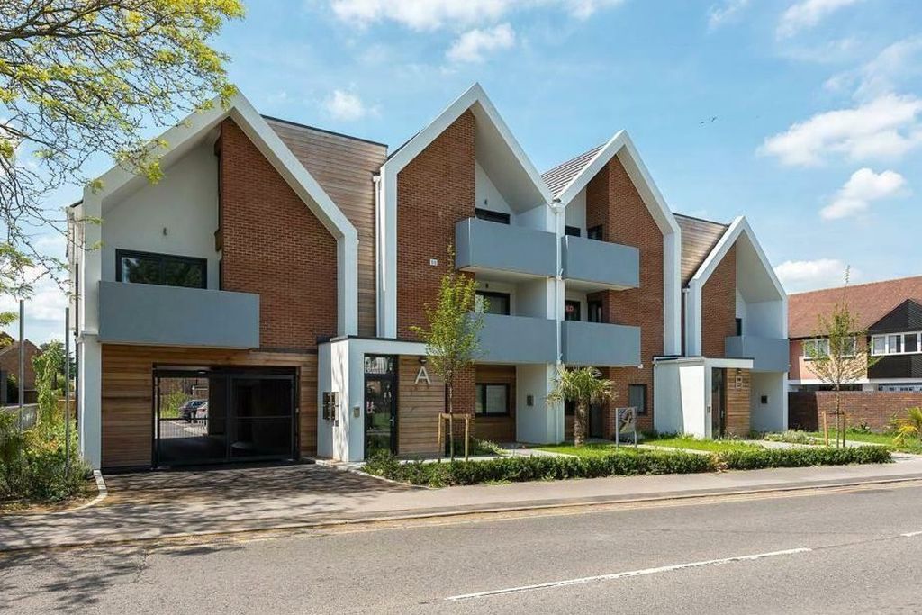 Property photo 1 of 16 Photo 3