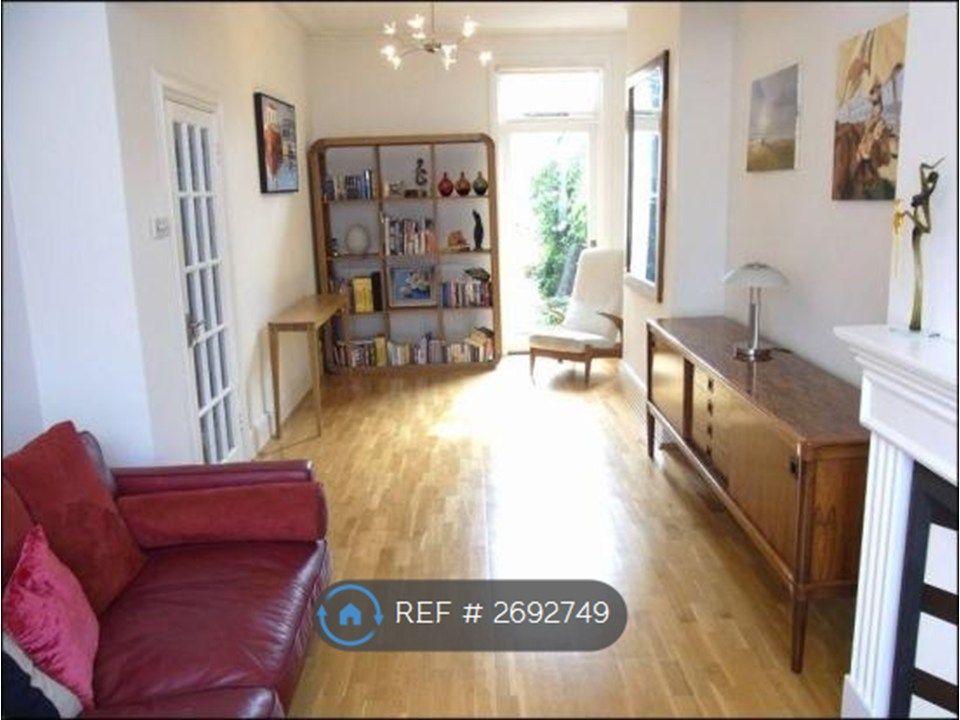 Property photo 3 of 6 Lounge Dining