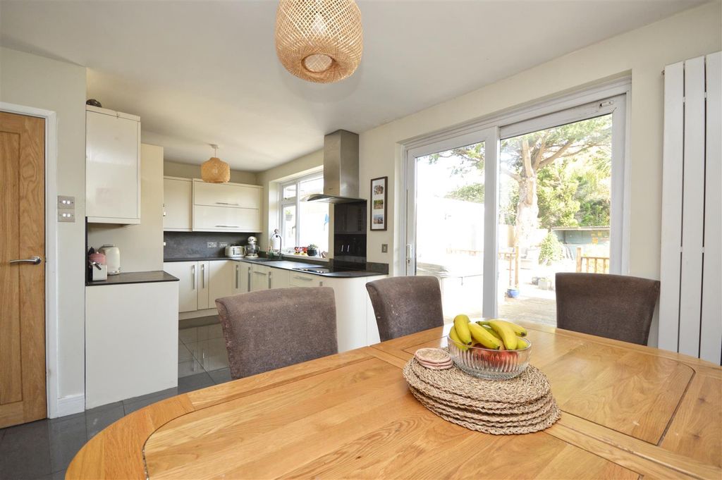 Property photo 3 of 25 Kitchen / Dining Room