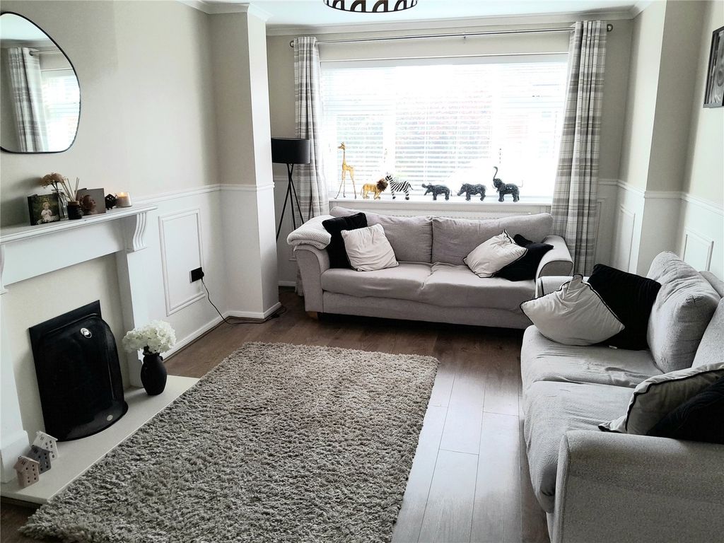 Property photo 2 of 19 Picture No. 04