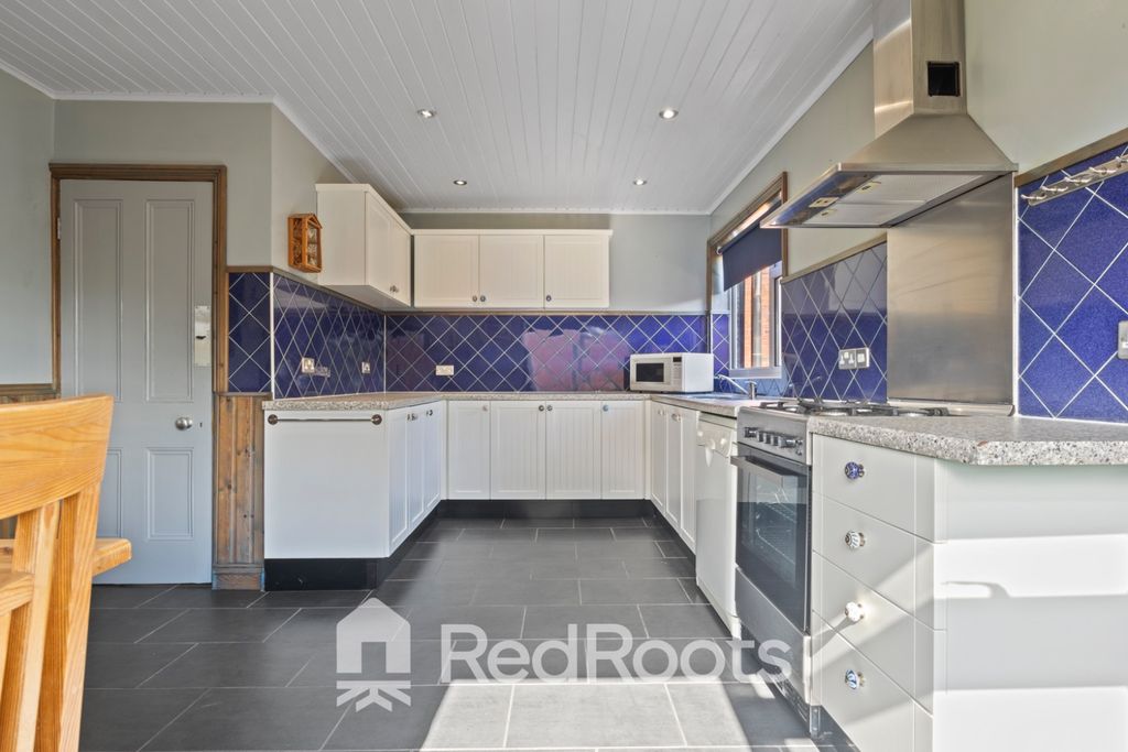 Property photo 3 of 31 4511773