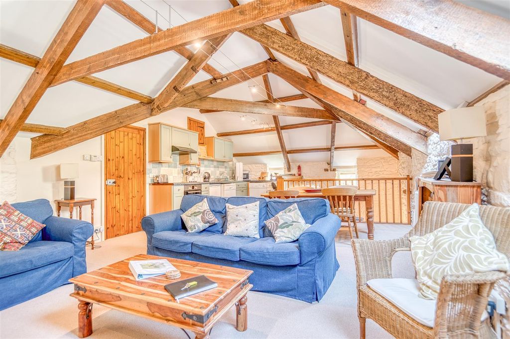 Property photo 2 of 11 Corn Loft l.Jpg