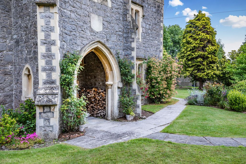 Property photo 2 of 44