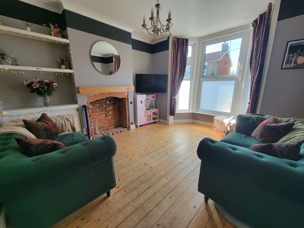 Property photo 2 of 13