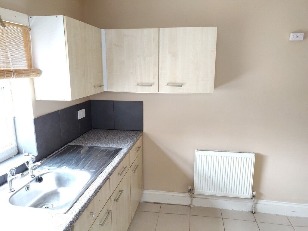 Property photo 1 of 8 Kitchen