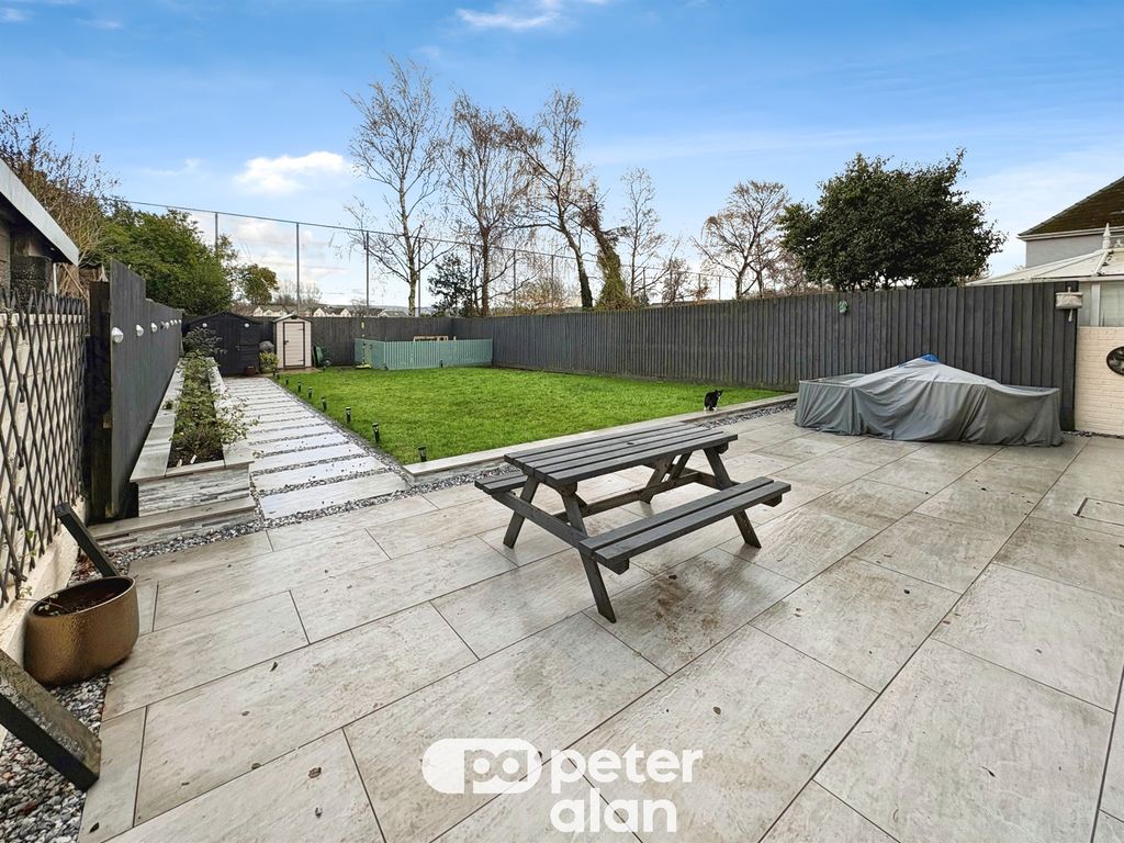 Property photo 2 of 22