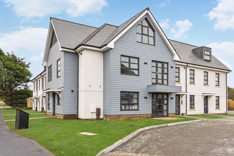 Property photo 1 of 8 Photo 9