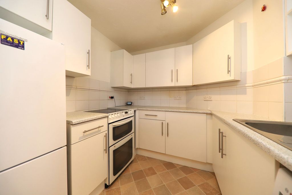 Property photo 2 of 17 Kitchen