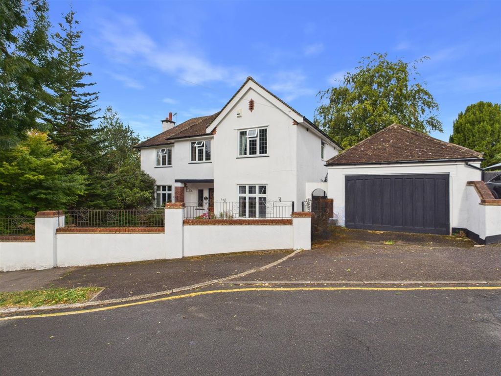 Property photo 1 of 27 Cam01563G0-Pr0350-Still025.Jpg