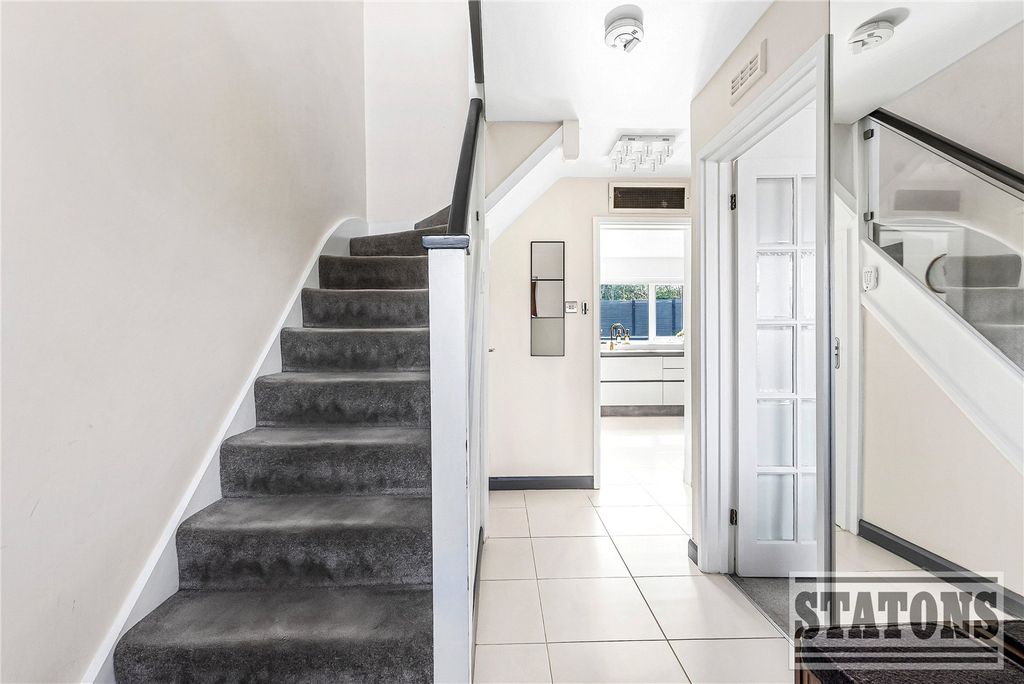 Property photo 2 of 18 Picture No. 19