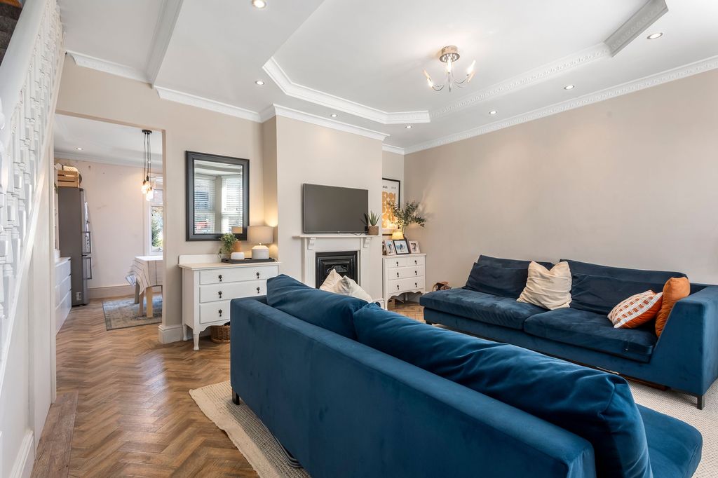 Property photo 2 of 24