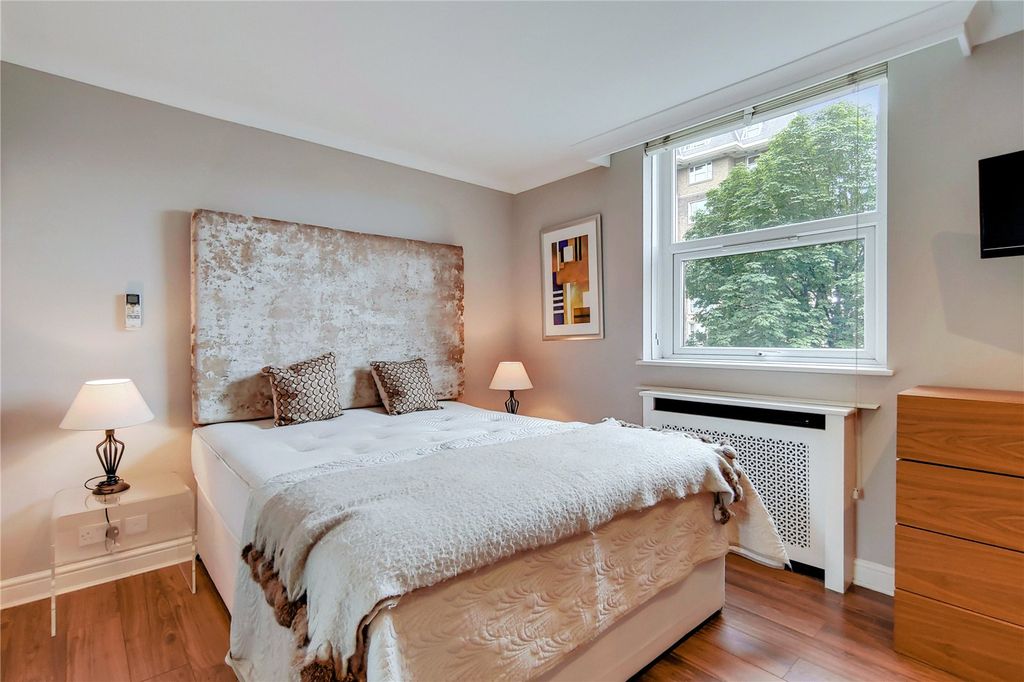 Property photo 3 of 6 Picture No. 06