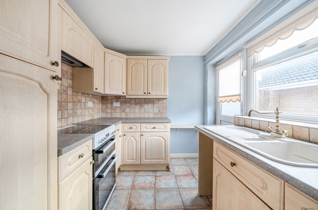 Property photo 2 of 17 Seddons, Tiverton