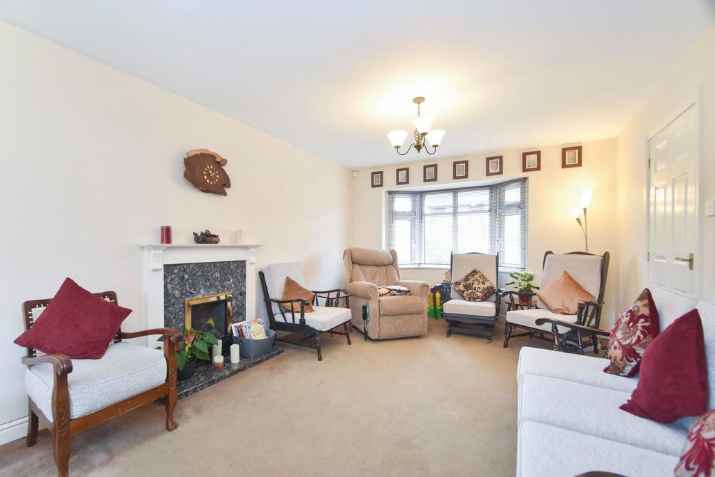 Property photo 3 of 17 25Woodlandsgrove-11.Jpg