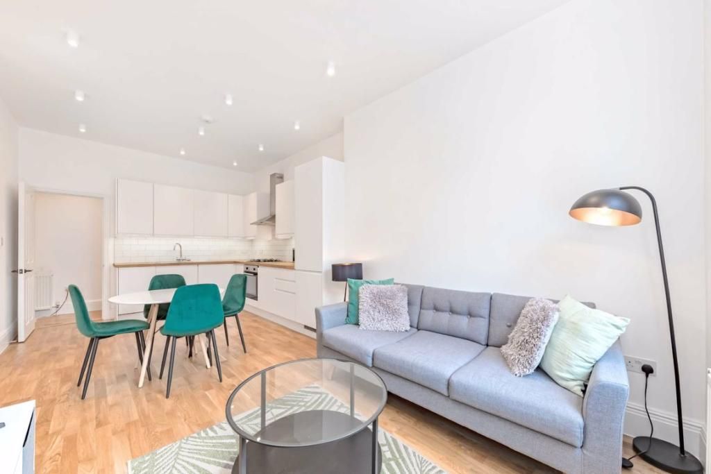 Property photo 2 of 9 Kitchen.Jpeg