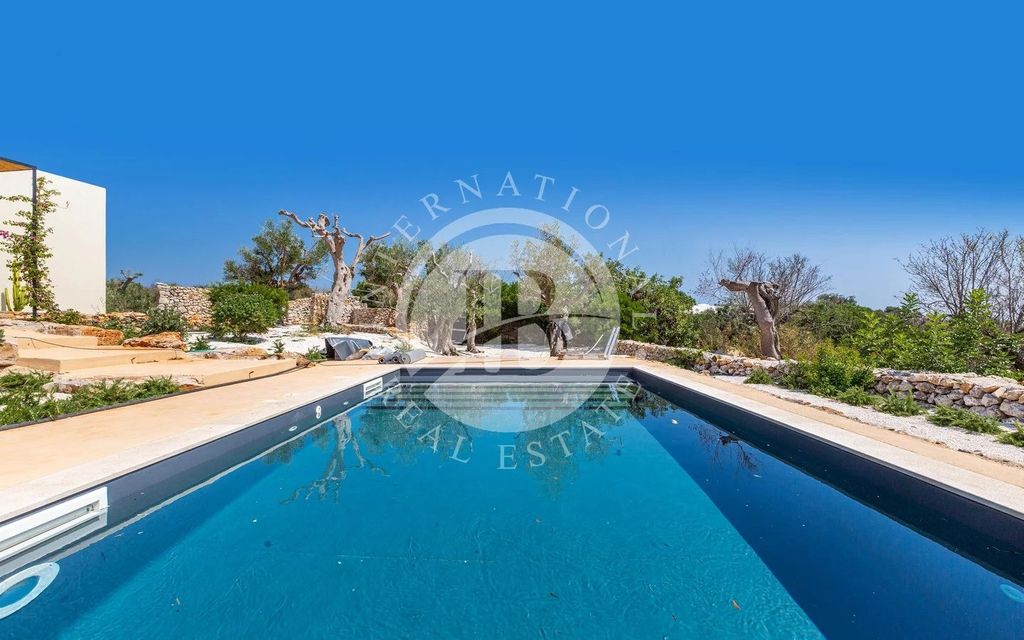 Property photo 3 of 32