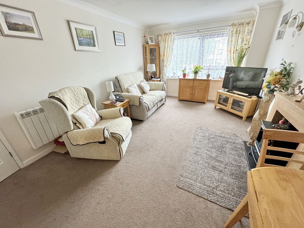 Property photo 2 of 14