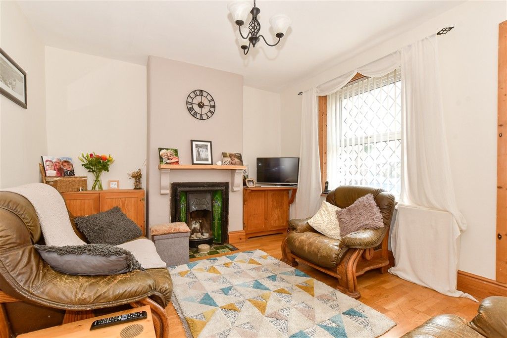 Property photo 3 of 10 Lounge