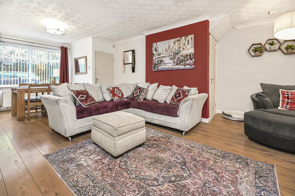 Property photo 3 of 43 Living Room