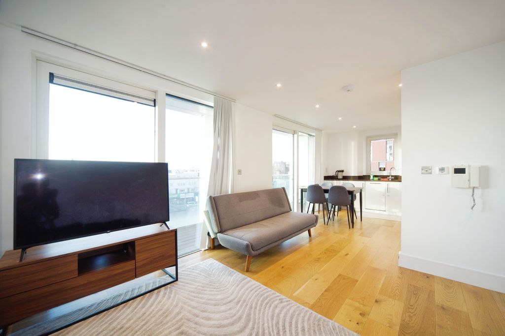 Property photo 1 of 18 Photography