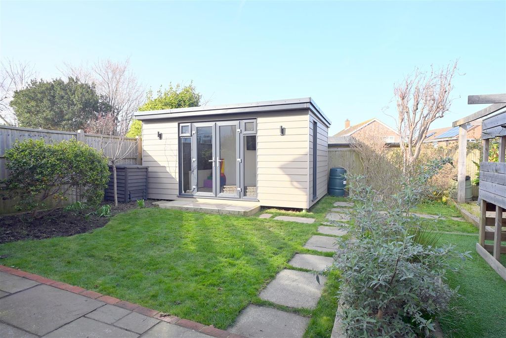 Property photo 2 of 18 Rear Garden