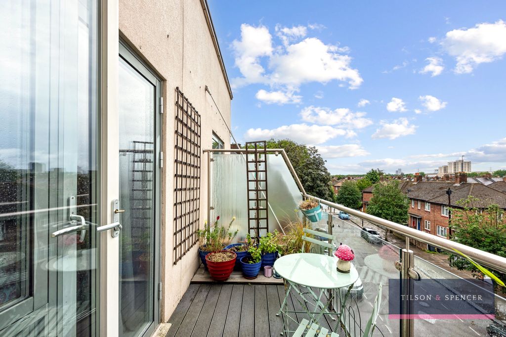 Property photo 2 of 15 9