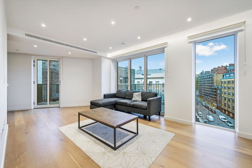 Property photo 2 of 13 Image