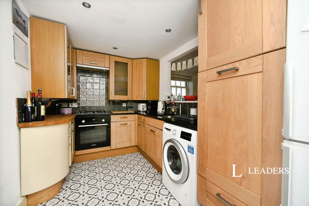 Property photo 3 of 18 Pbox-Img.Jpg