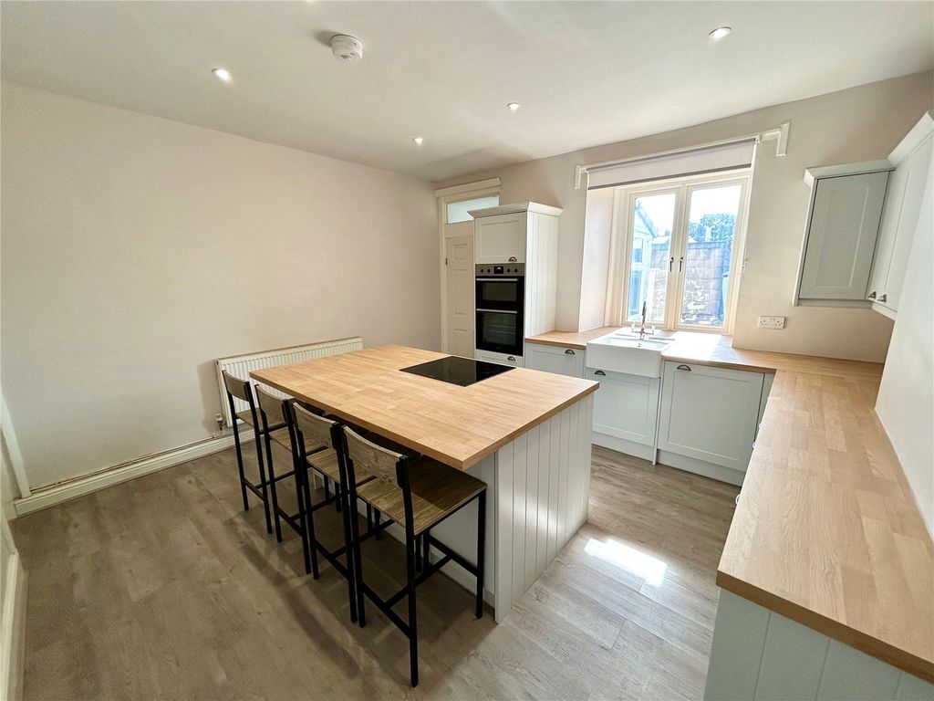Property photo 2 of 12 Kitchen