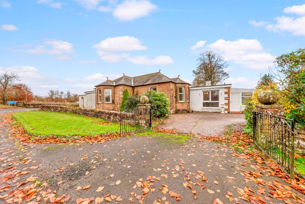 Property photo 2 of 23