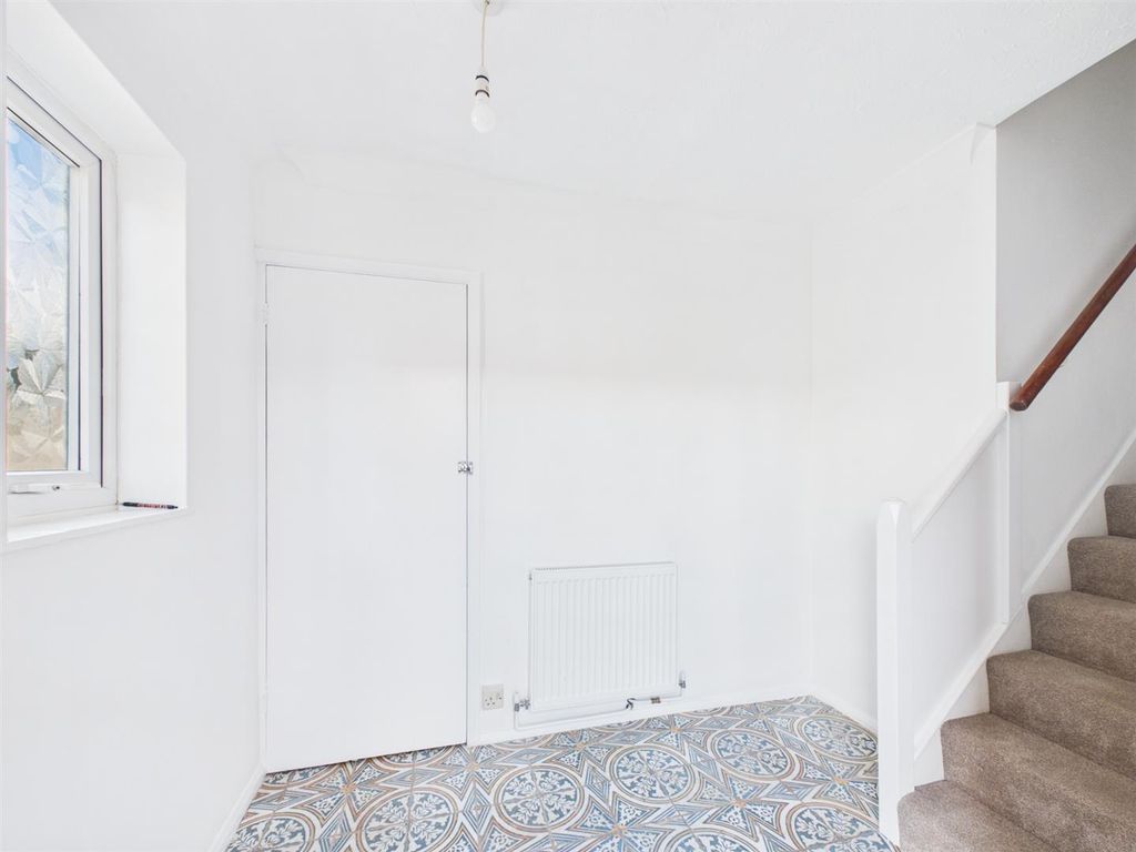 Property photo 2 of 9 Cam03851G0-Pr0052-Still015.Jpg