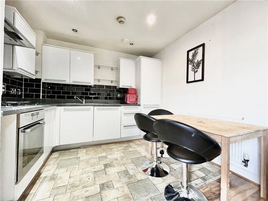 Property photo 2 of 9 Kitchen