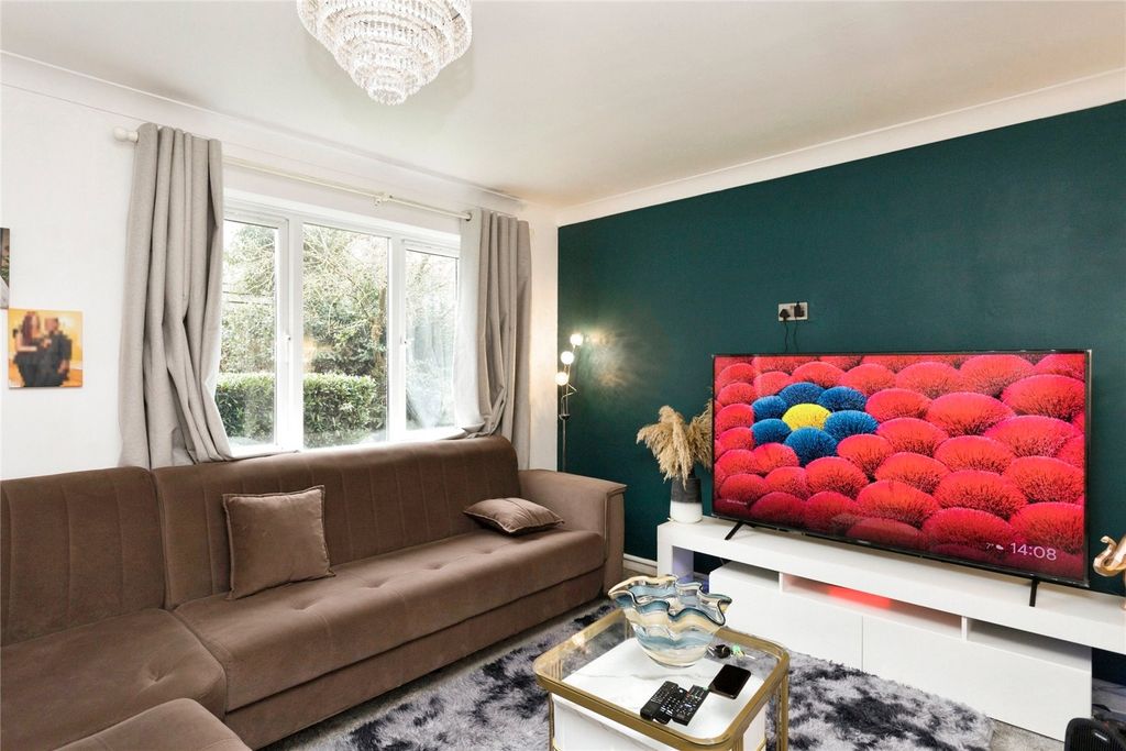 Property photo 1 of 17 Picture No. 11