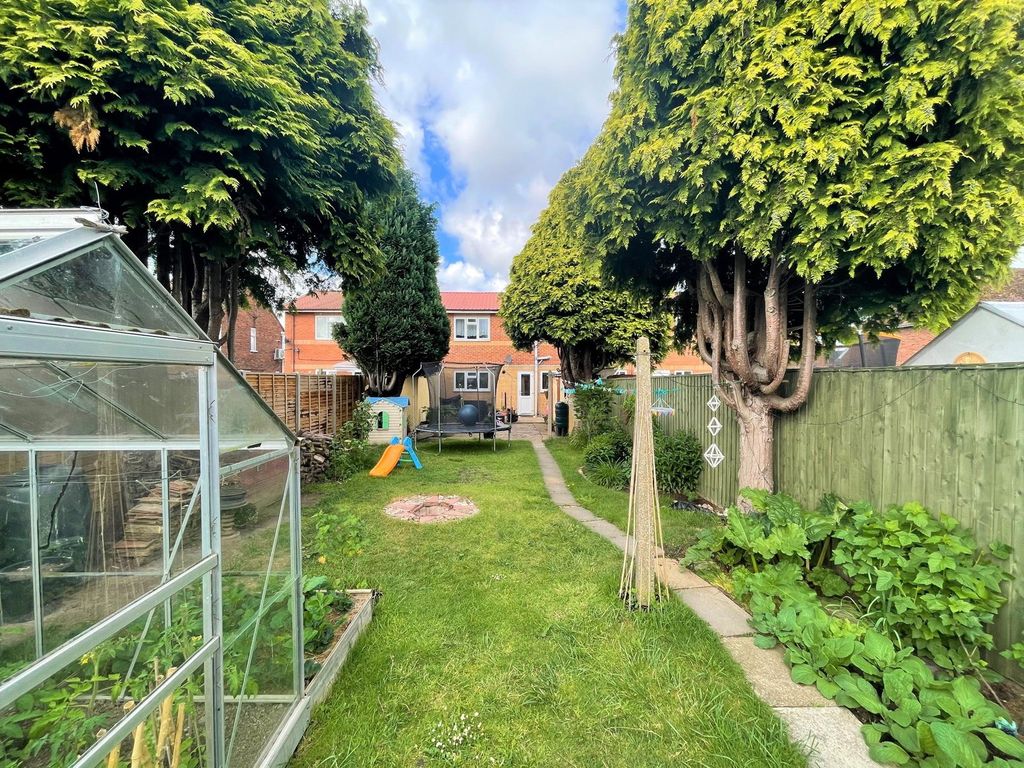 Property photo 2 of 11