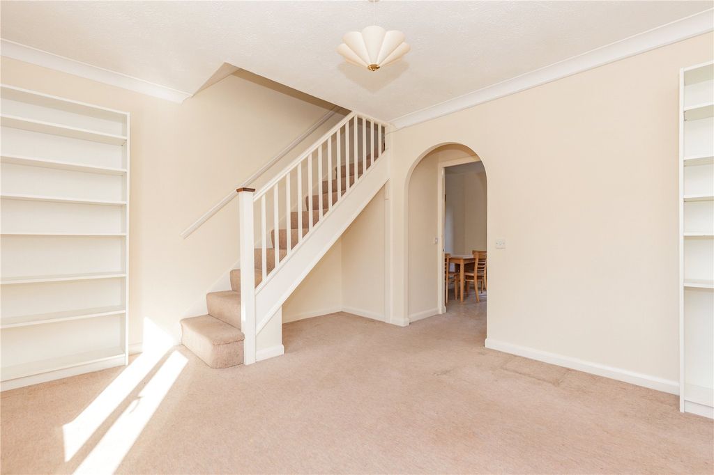 Property photo 3 of 10 Photo 03