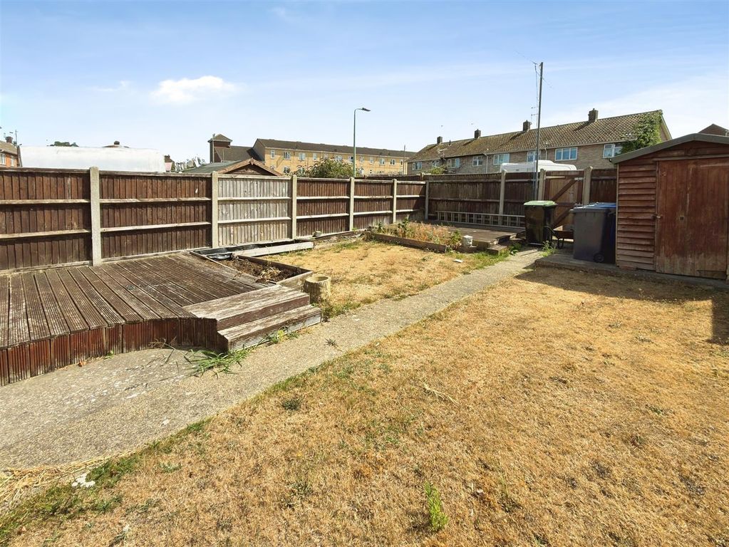 Property photo 2 of 16 19 Spashett (12).Jpg