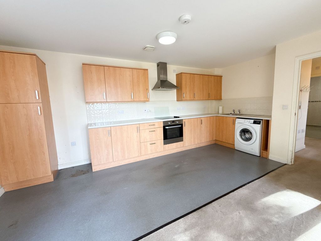 Property photo 2 of 8 Kitchen