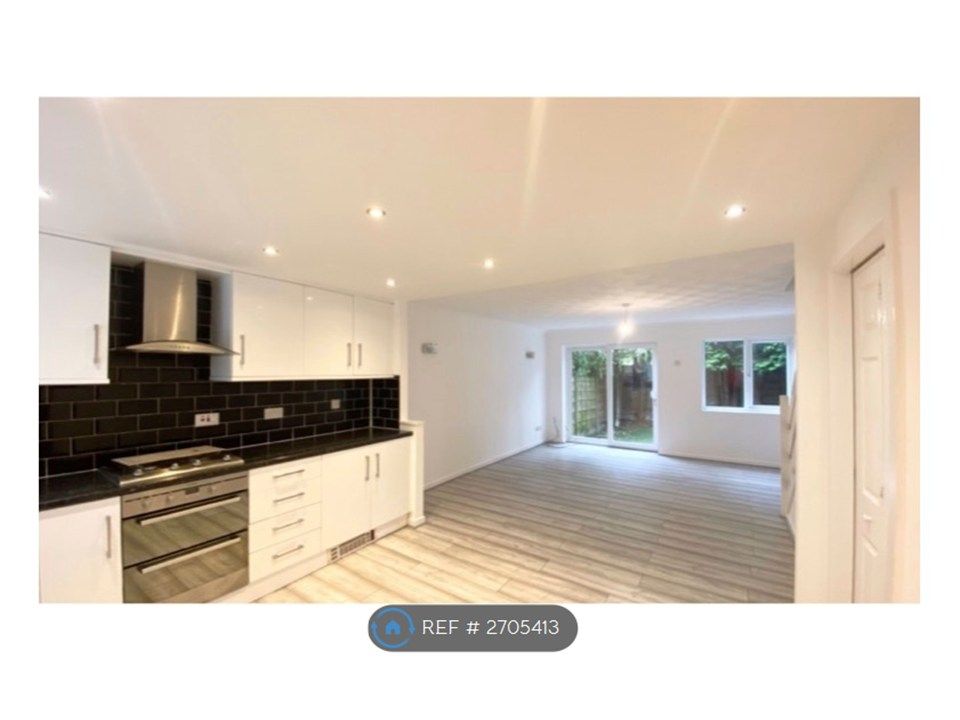 Property photo 3 of 12 Living Room/ Dining Room