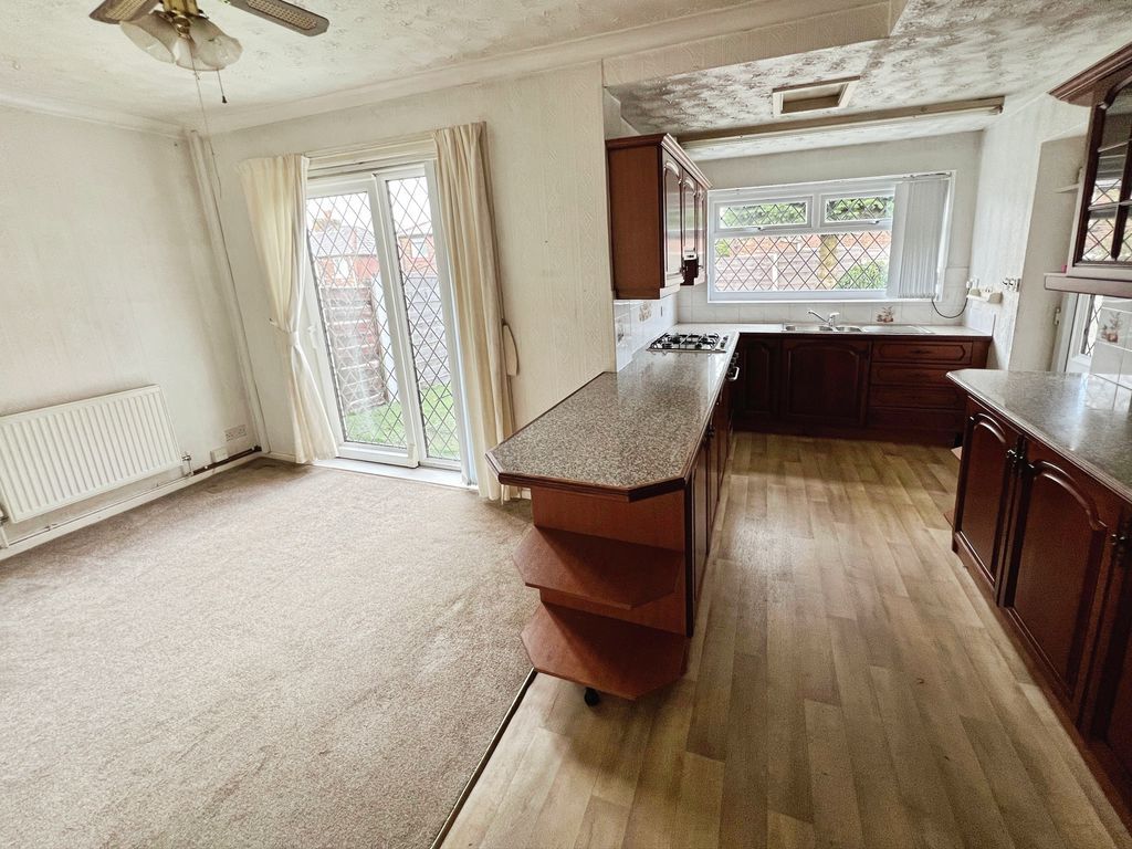 Property photo 3 of 19 Kitchen Dining Room