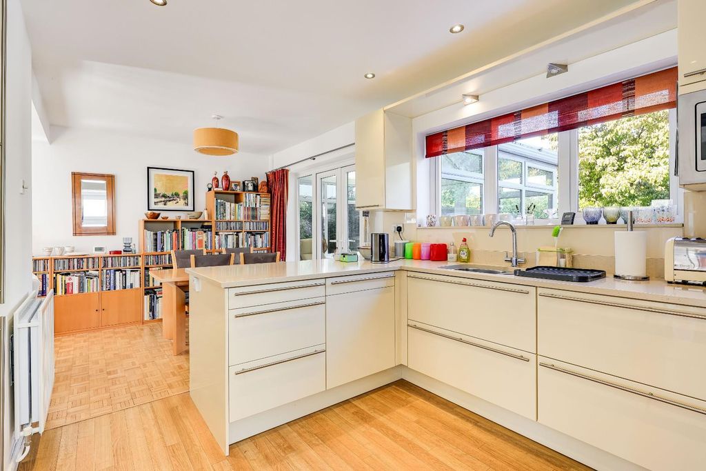 Property photo 3 of 21 Img (11).Jpg