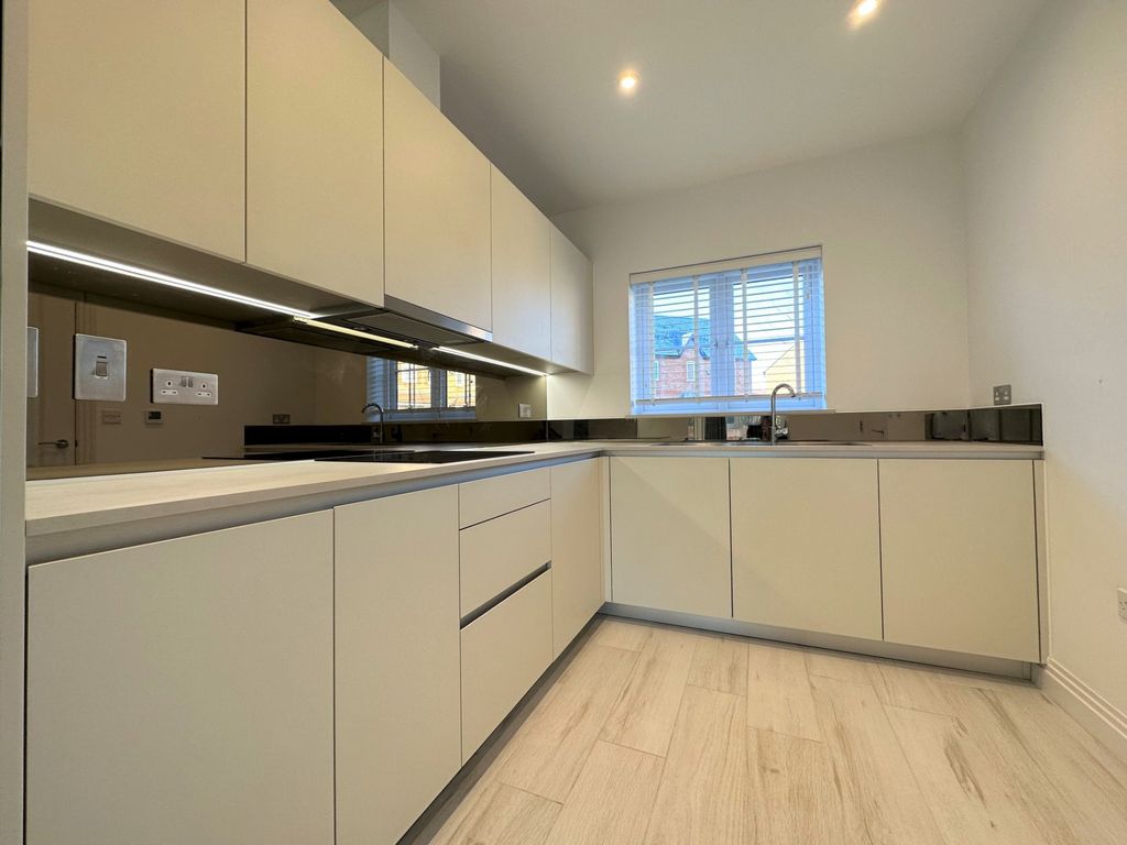 Property photo 2 of 12 Kitchen
