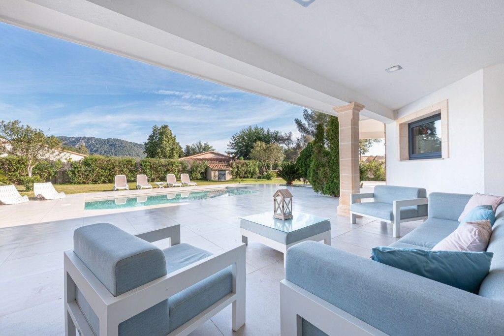 Property photo 2 of 20 Covered Terrace