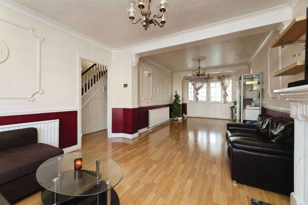 Property photo 2 of 20 2