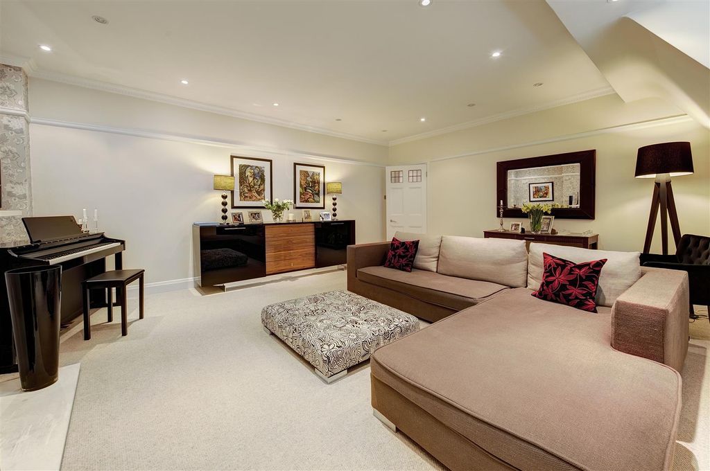 Property photo 3 of 6