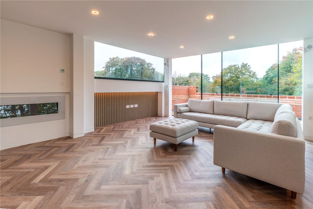 Property photo 2 of 16 Reception/Terrace