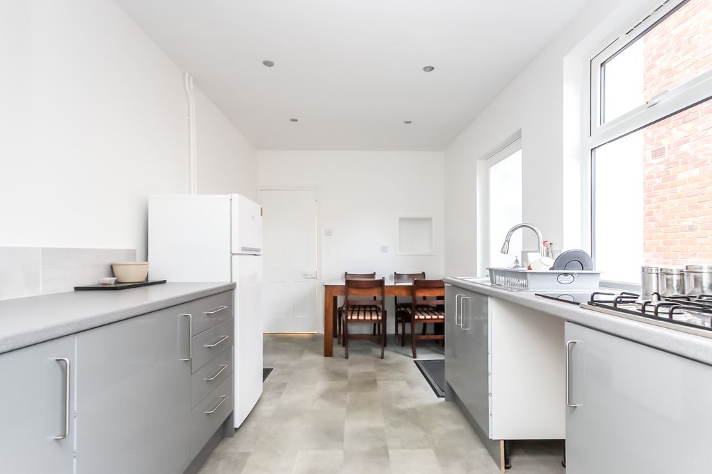 Property photo 3 of 15 Kitchen/Breakfast Room