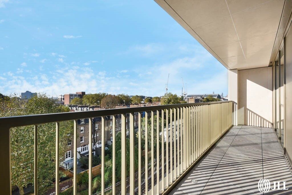 Property photo 1 of 13 Sherrin House