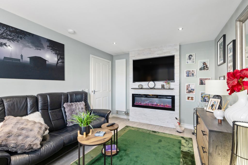 Property photo 3 of 25 Property Image 3