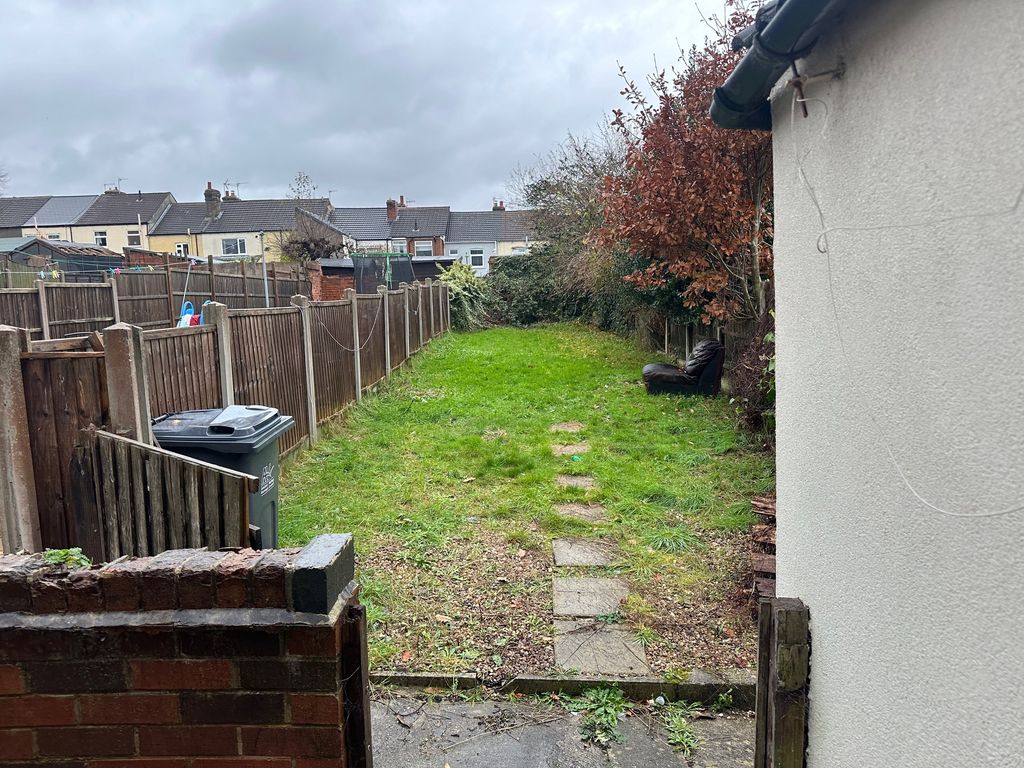 Property photo 1 of 8 Garden